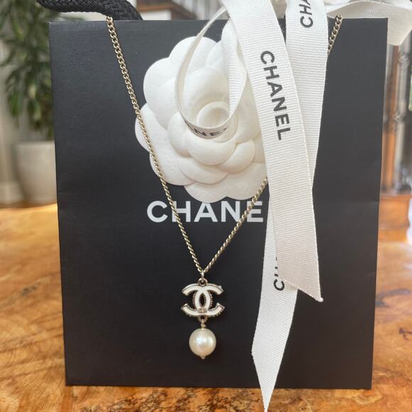 CHANEL Pearl, Strass Crystal CC Pendant Necklace | C22V C22C France Rare Limited - Picture 14 of 15